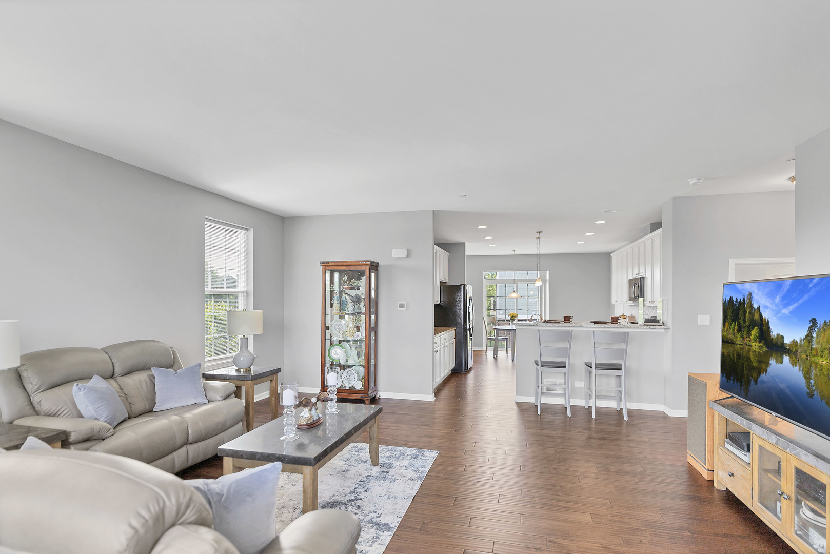 7 Bethel Lane, Schaumburg, IL 60194