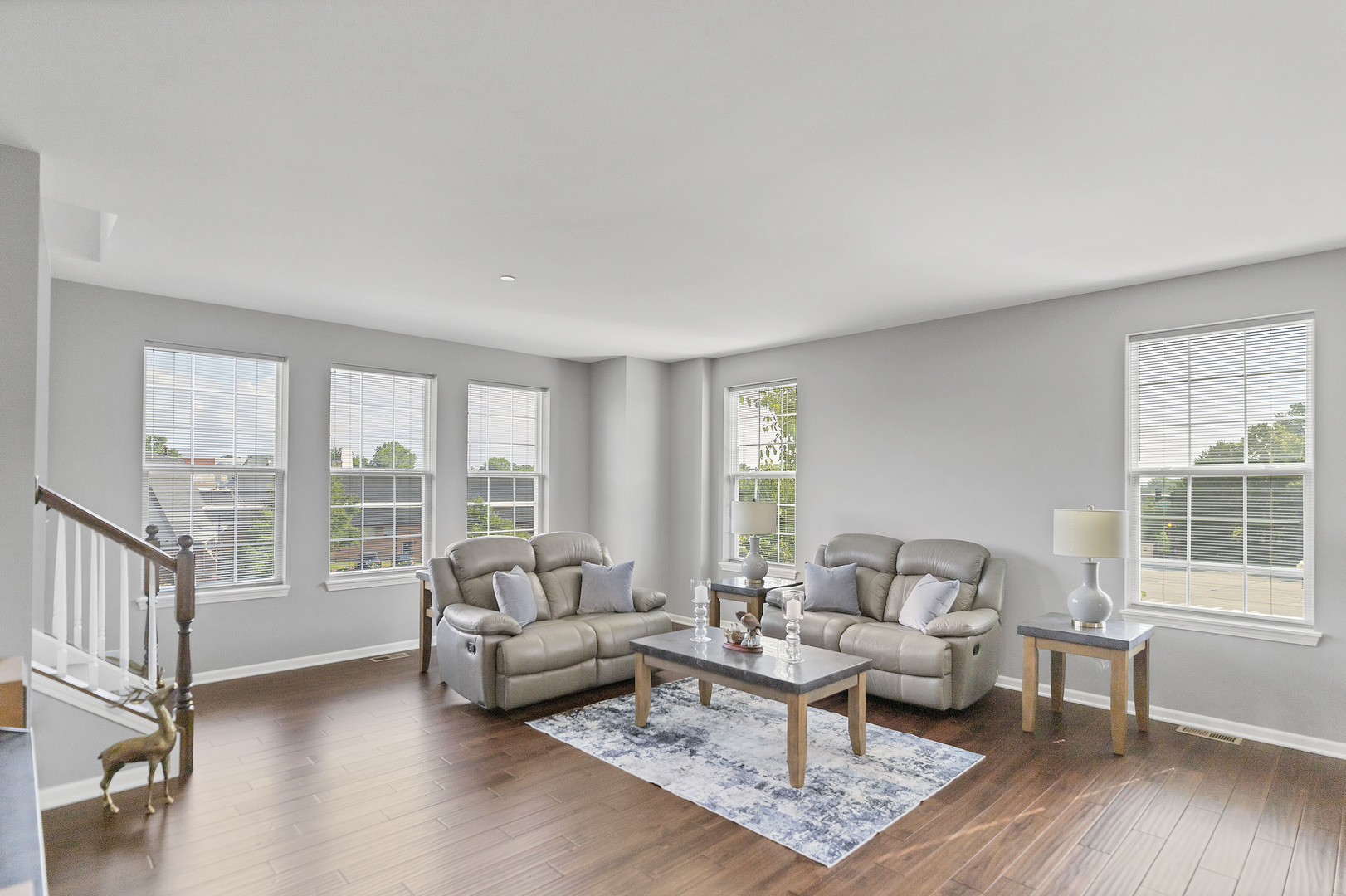 7 Bethel Lane, Schaumburg, IL 60194