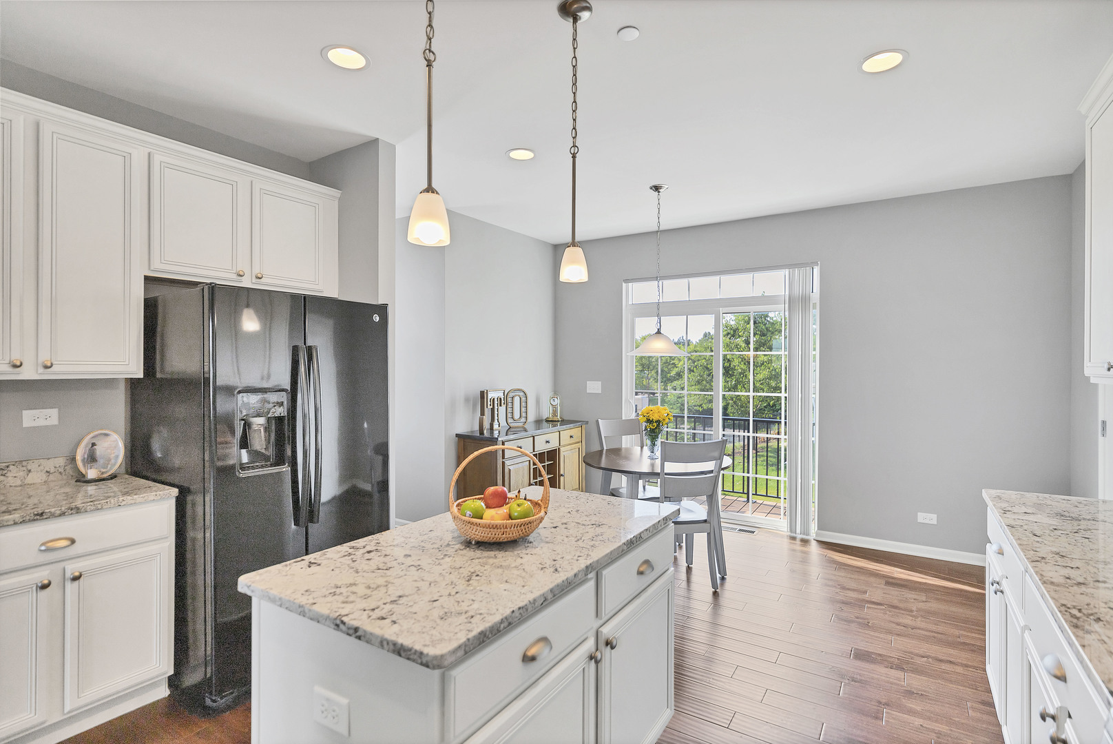 7 Bethel Lane, Schaumburg, IL 60194
