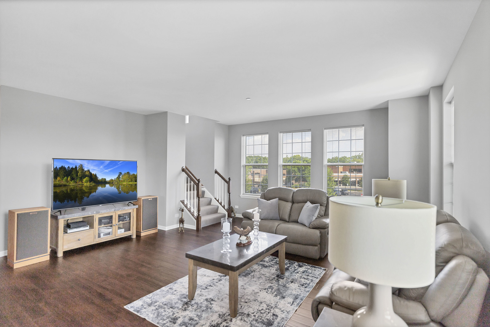 7 Bethel Lane, Schaumburg, IL 60194