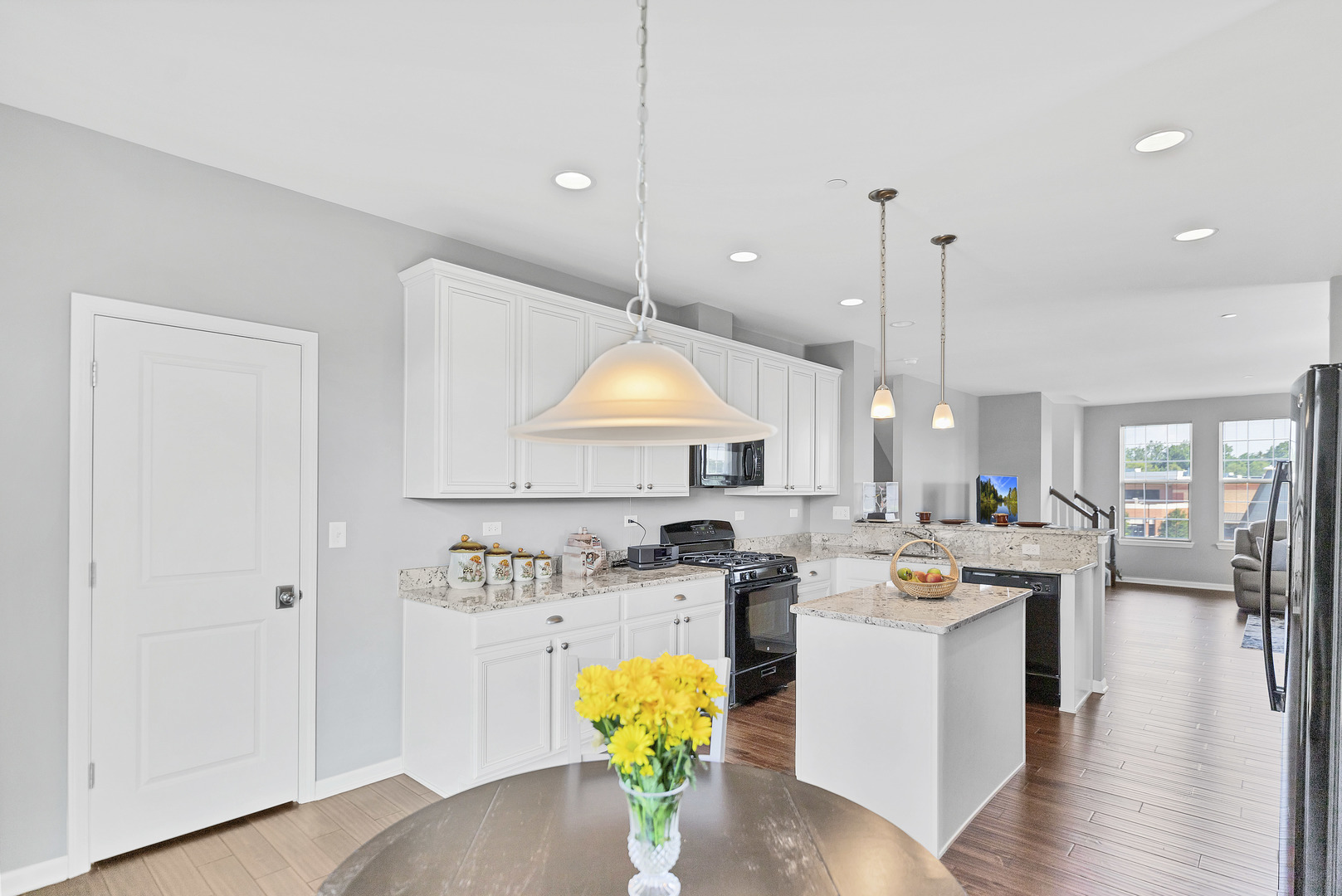7 Bethel Lane, Schaumburg, IL 60194