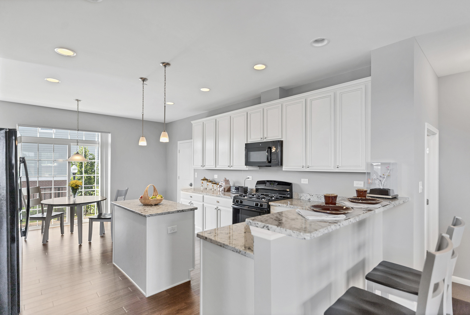7 Bethel Lane, Schaumburg, IL 60194