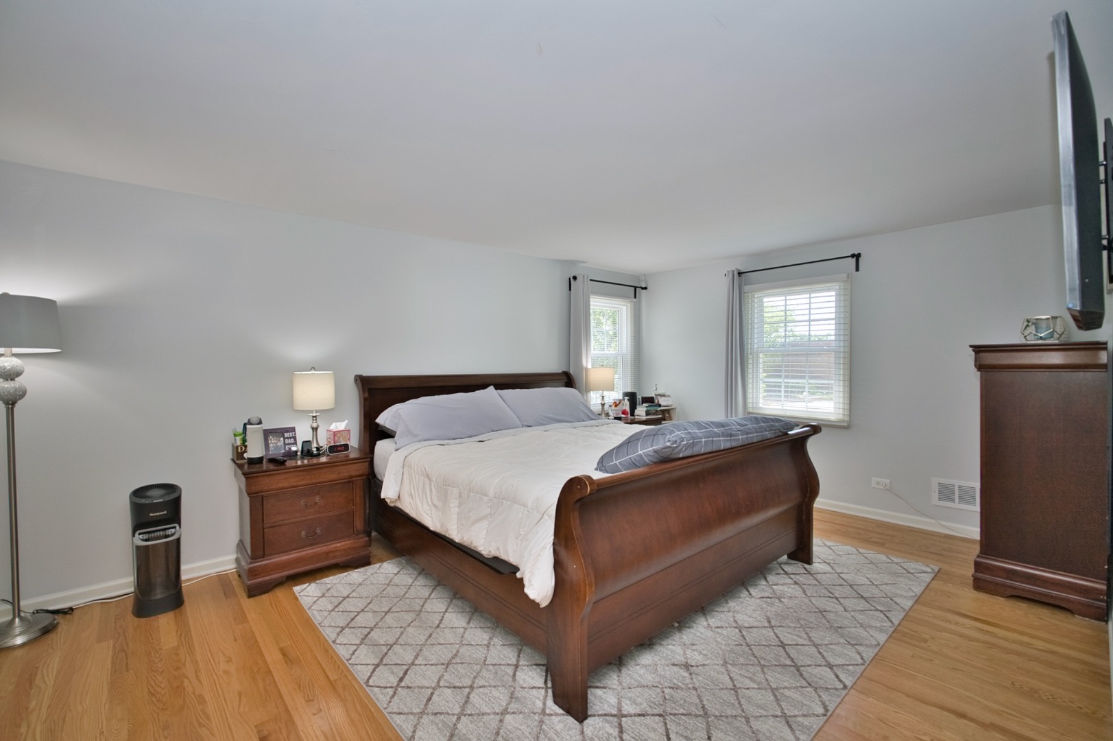 529 Warwick Drive, Naperville, IL 60565