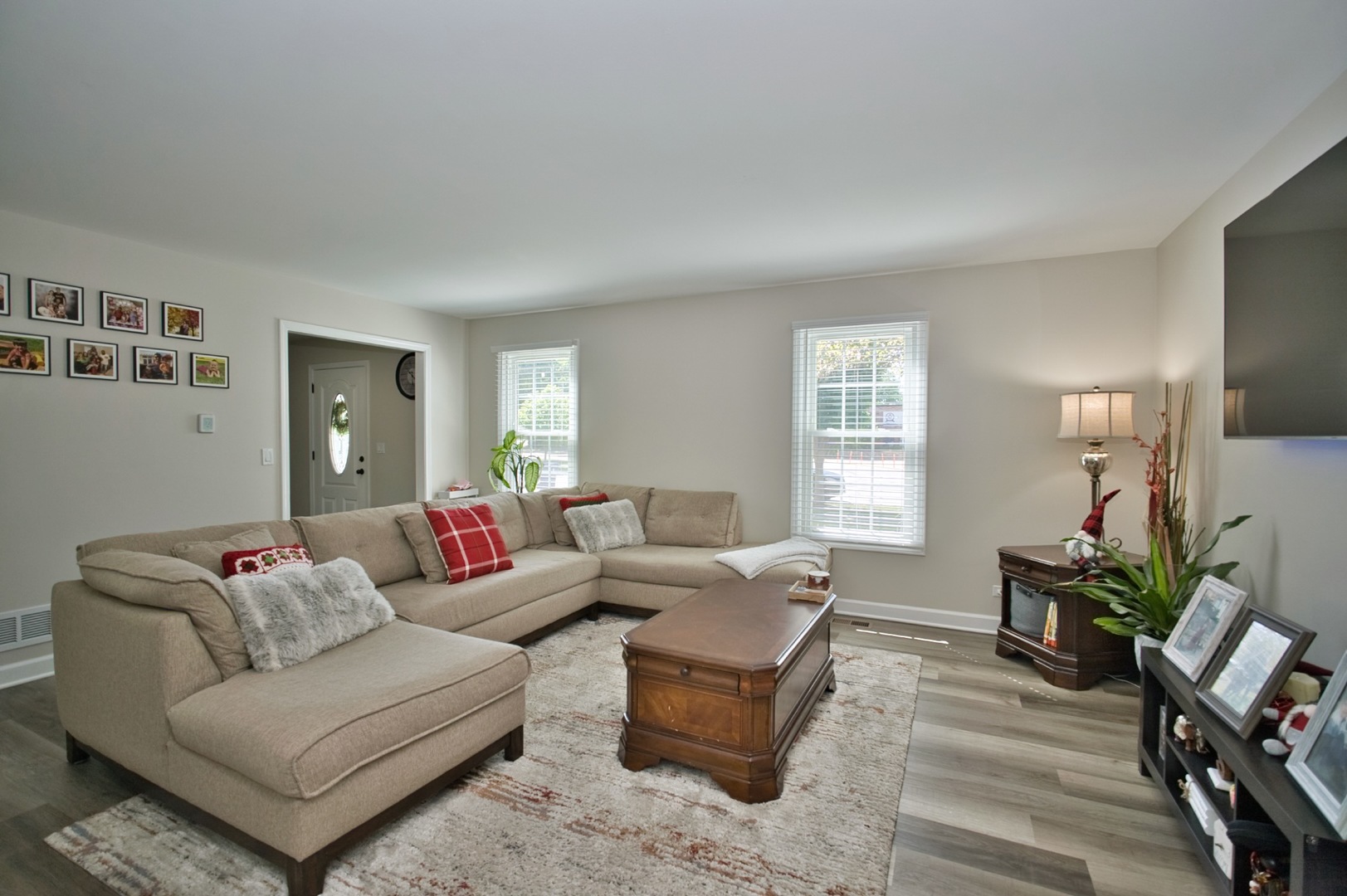 529 Warwick Drive, Naperville, IL 60565