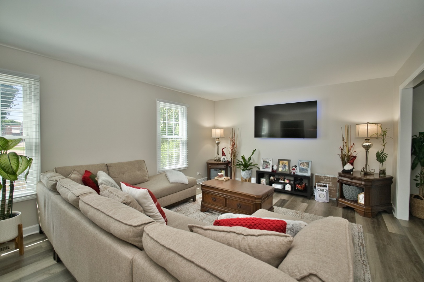529 Warwick Drive, Naperville, IL 60565