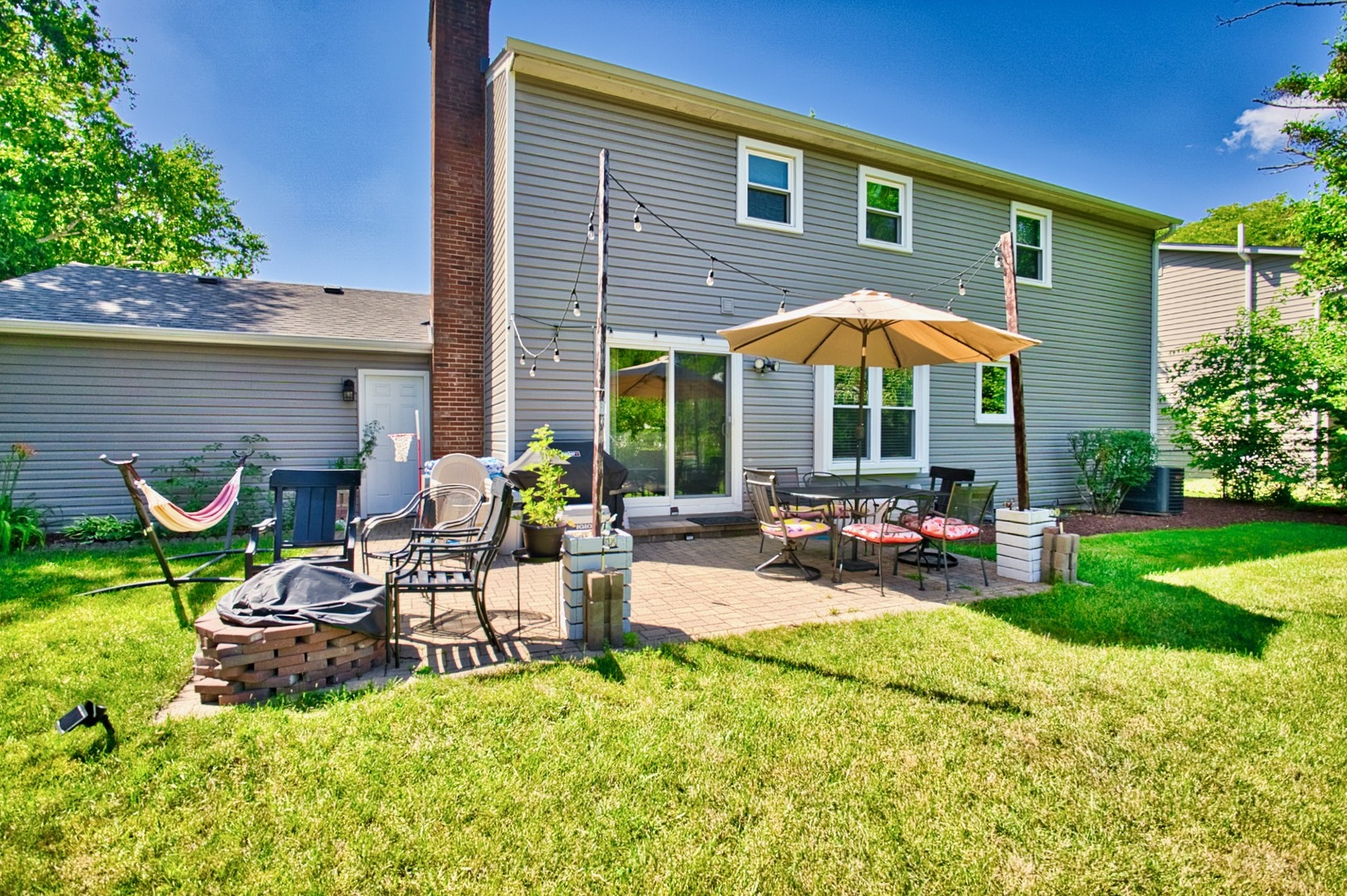 529 Warwick Drive, Naperville, IL 60565