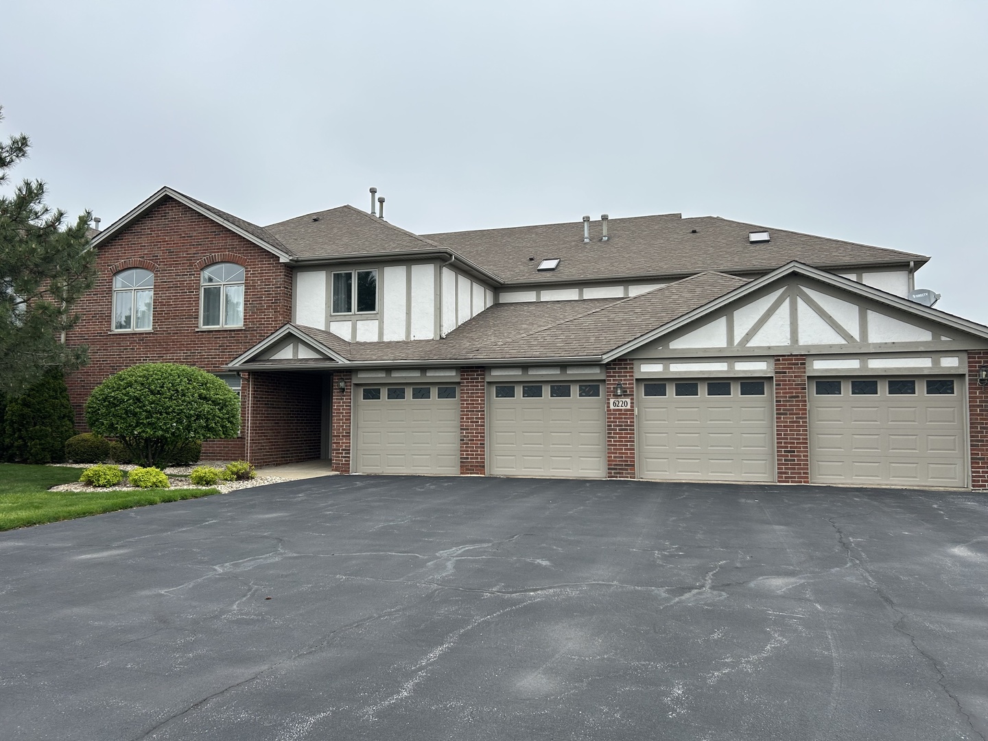 6220 Misty Pines Drive #3, Tinley Park, IL 60477