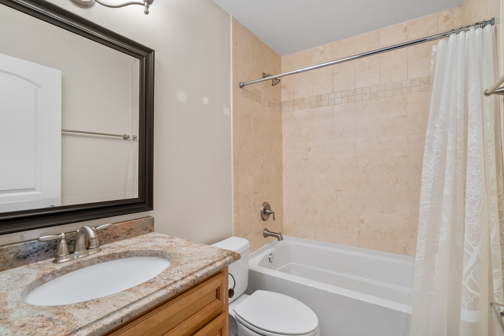 1509 Lakeridge Court #35, Mundelein, IL 60060
