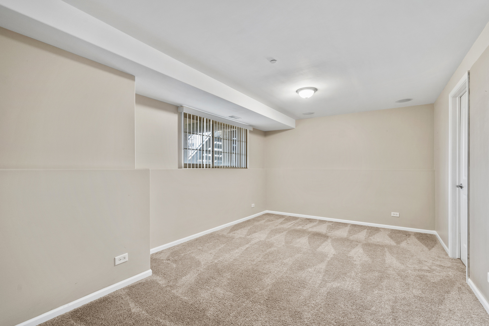 1509 Lakeridge Court #35, Mundelein, IL 60060