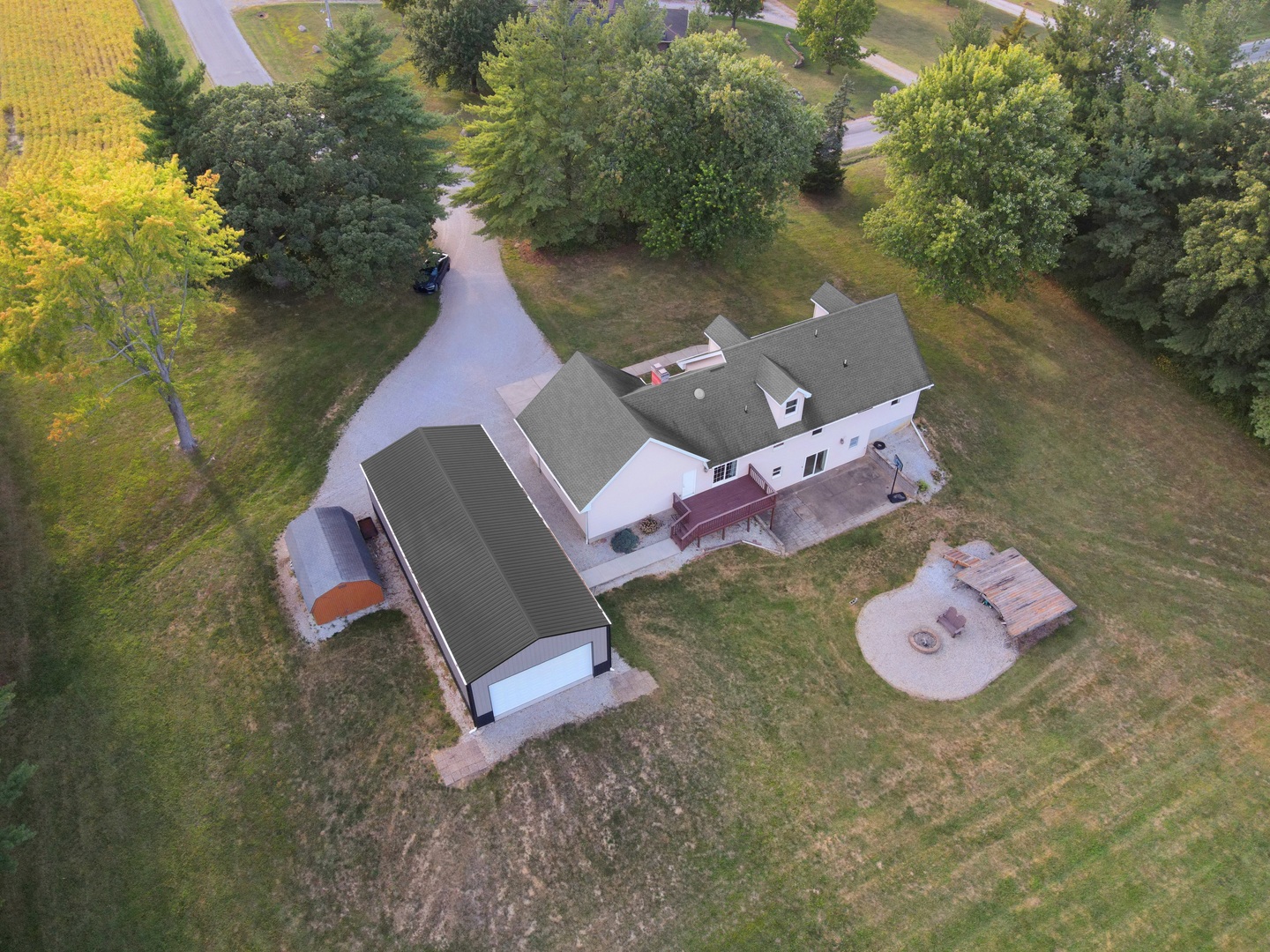 4454 N Prairie View Road, Oakley, IL 62501