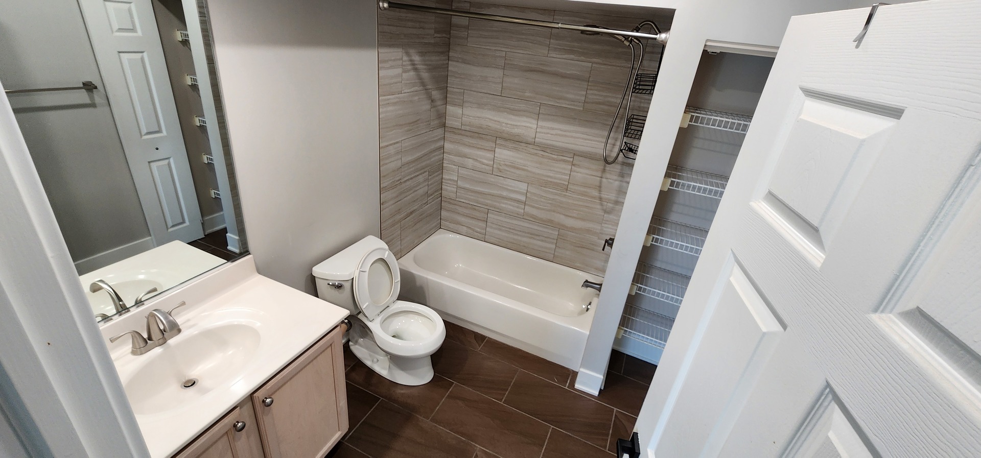 7400 Lincoln Avenue #603, Skokie, IL 60076