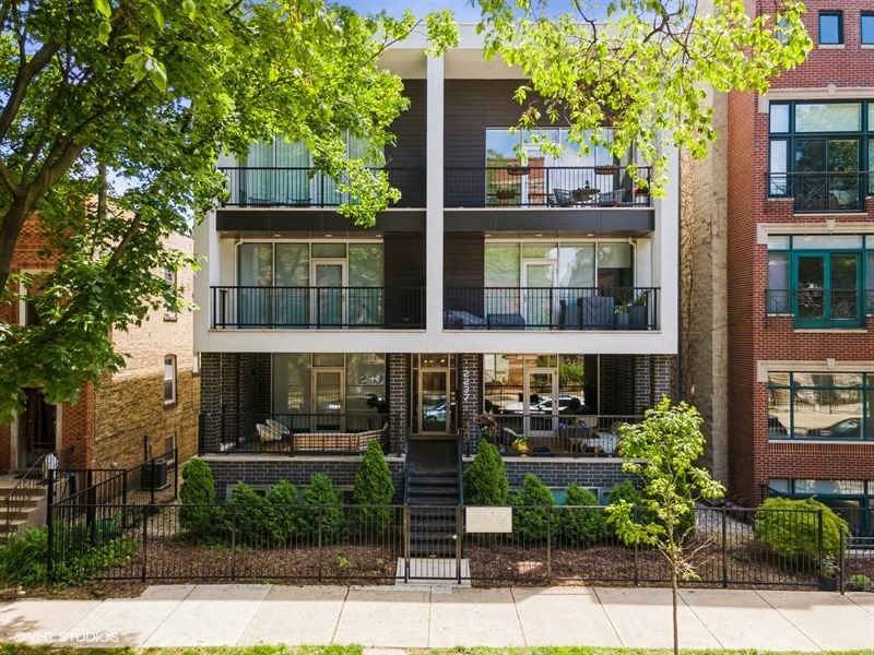 2237 N Hoyne Avenue #3S, Chicago, IL 60647