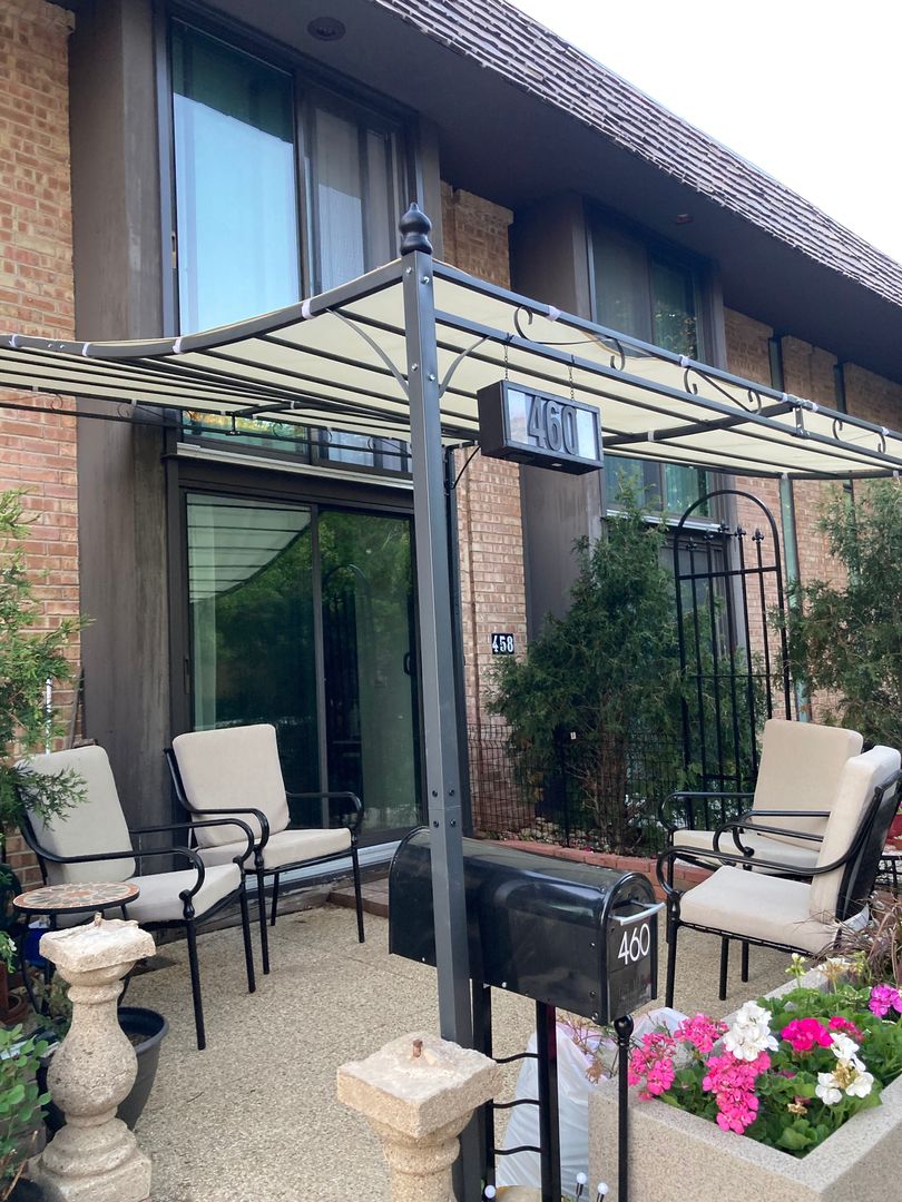 460 W Russell Street #460, Barrington, IL 60010