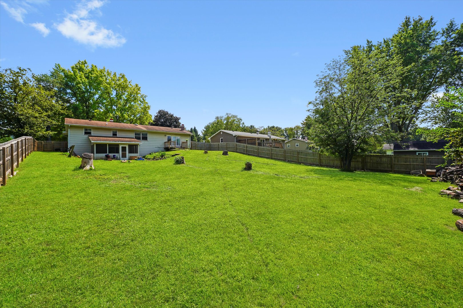 6846 S James Drive, Rochelle, IL 61068