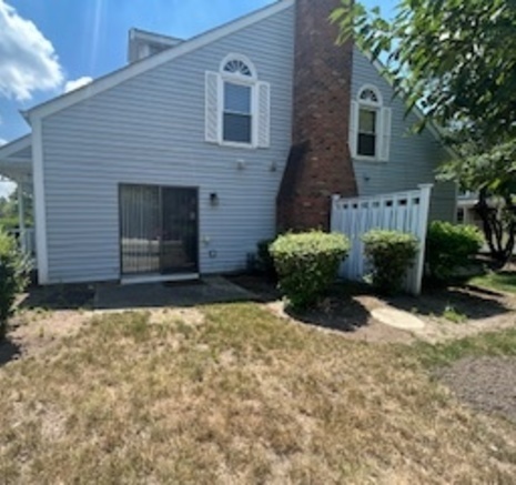 1300 Queensgreen Circle, Naperville, IL 60563