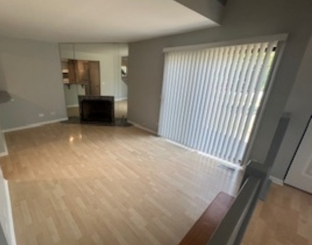 1300 Queensgreen Circle, Naperville, IL 60563