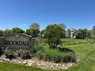 1300 Queensgreen Circle, Naperville, IL 60563