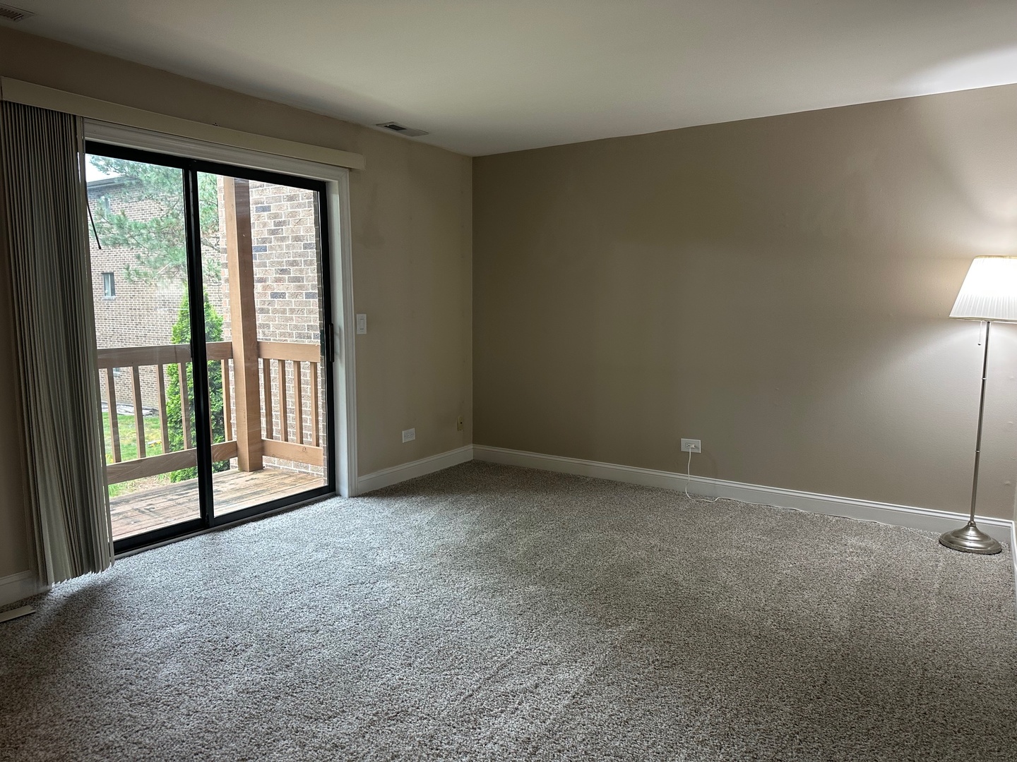 2226 Abbeywood Drive #B, Lisle, IL 60532
