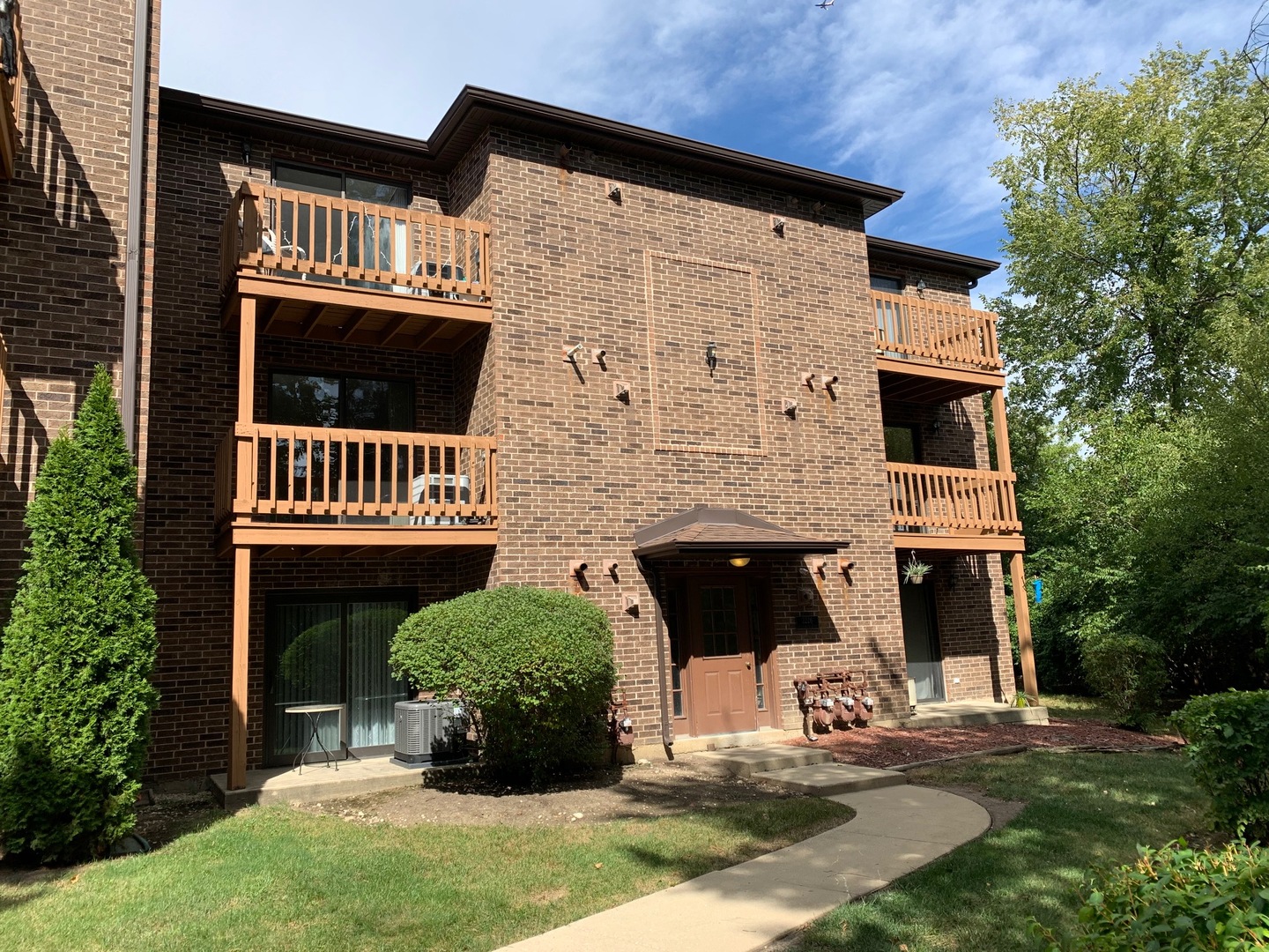 2226 Abbeywood Drive #B, Lisle, IL 60532