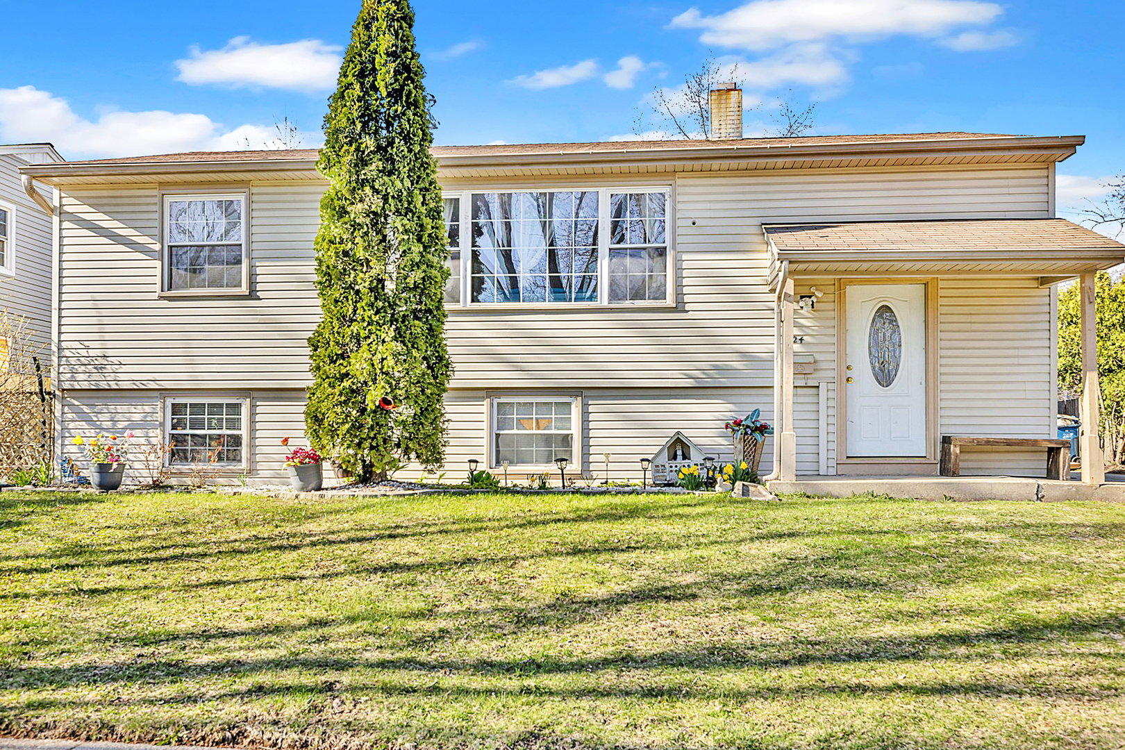 1824 Endicott Circle, Carpentersville, IL 60110