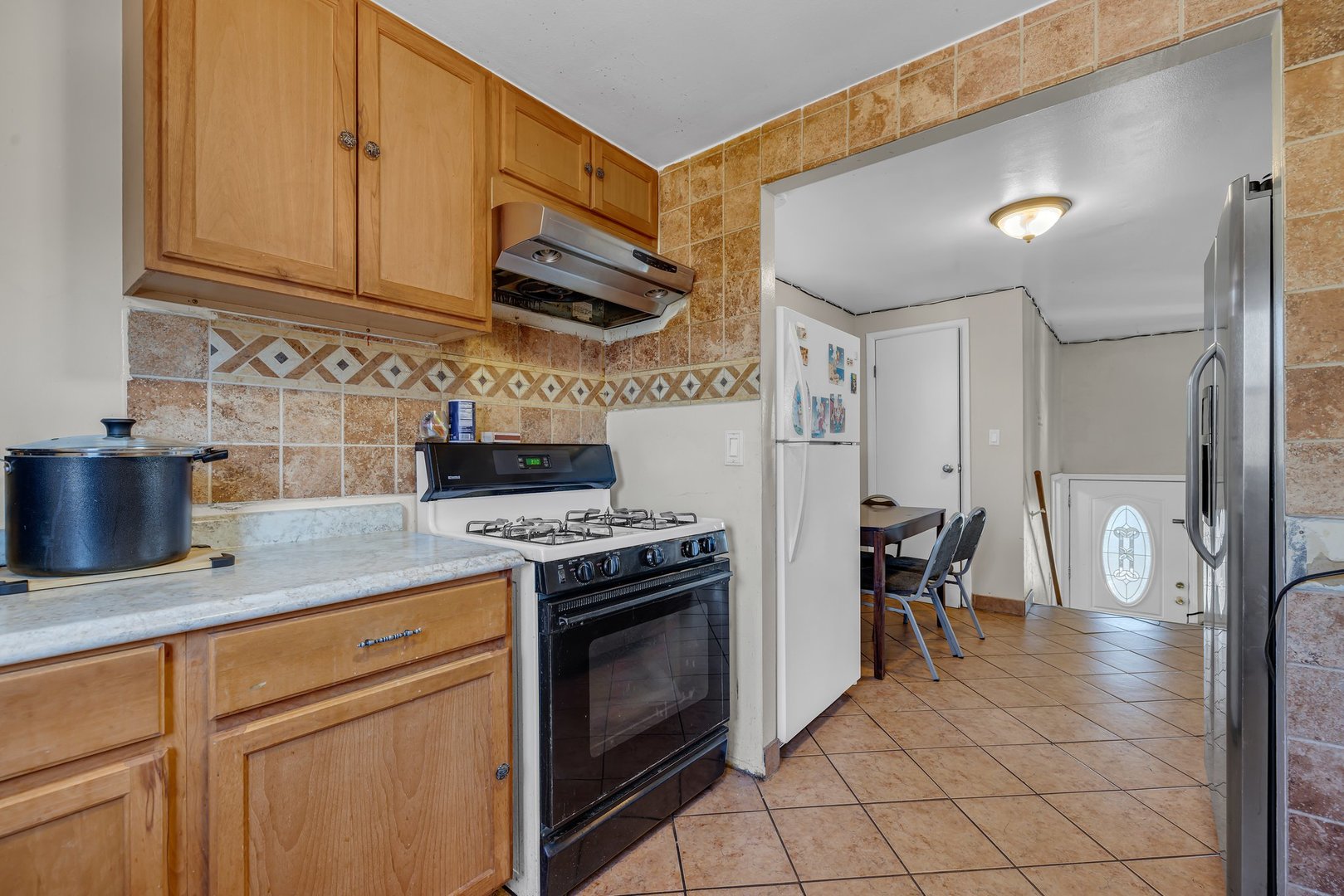 1824 Endicott Circle, Carpentersville, IL 60110