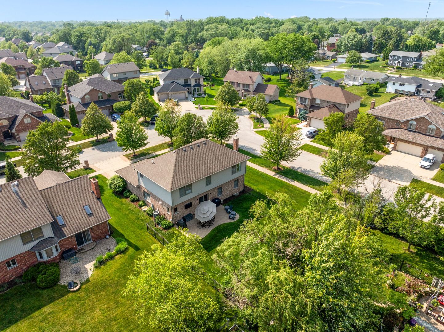 1215 Pendleton Drive, Lemont, IL 60439