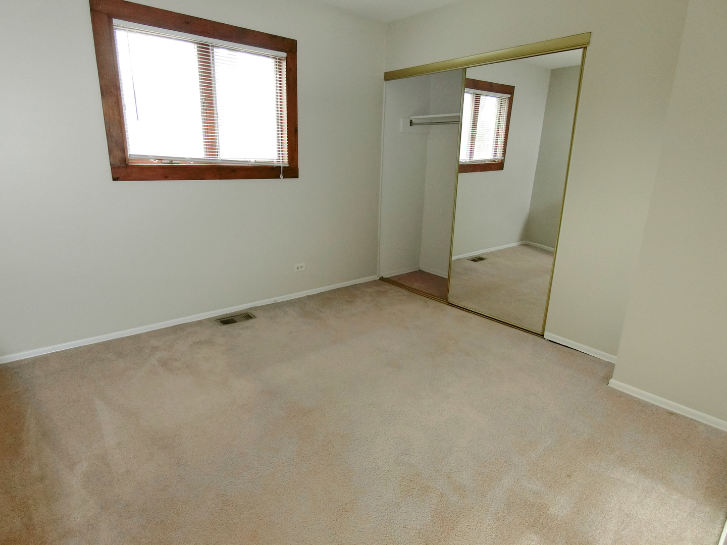 517 Hingham Lane, Schaumburg, IL 60193