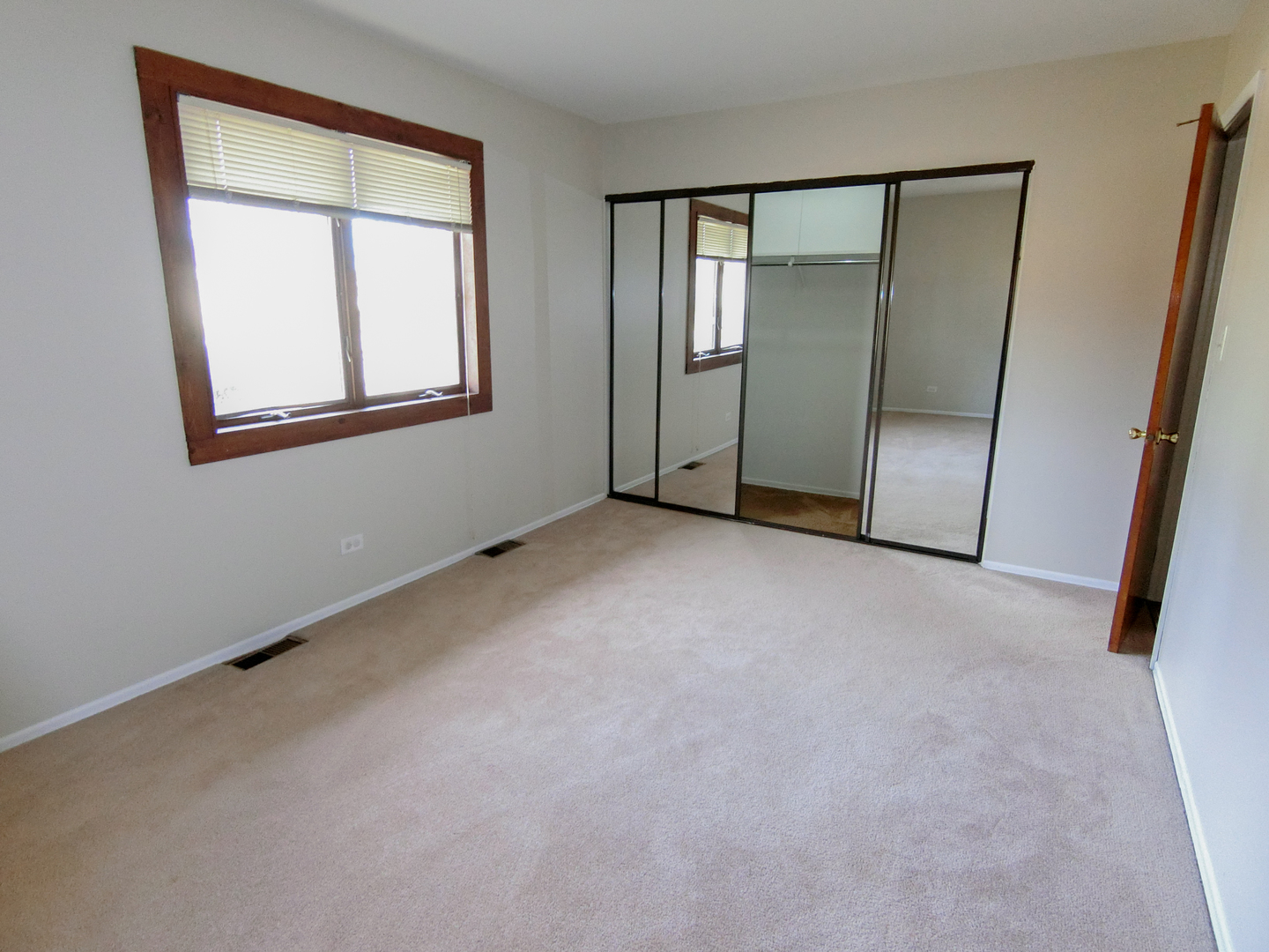 517 Hingham Lane, Schaumburg, IL 60193