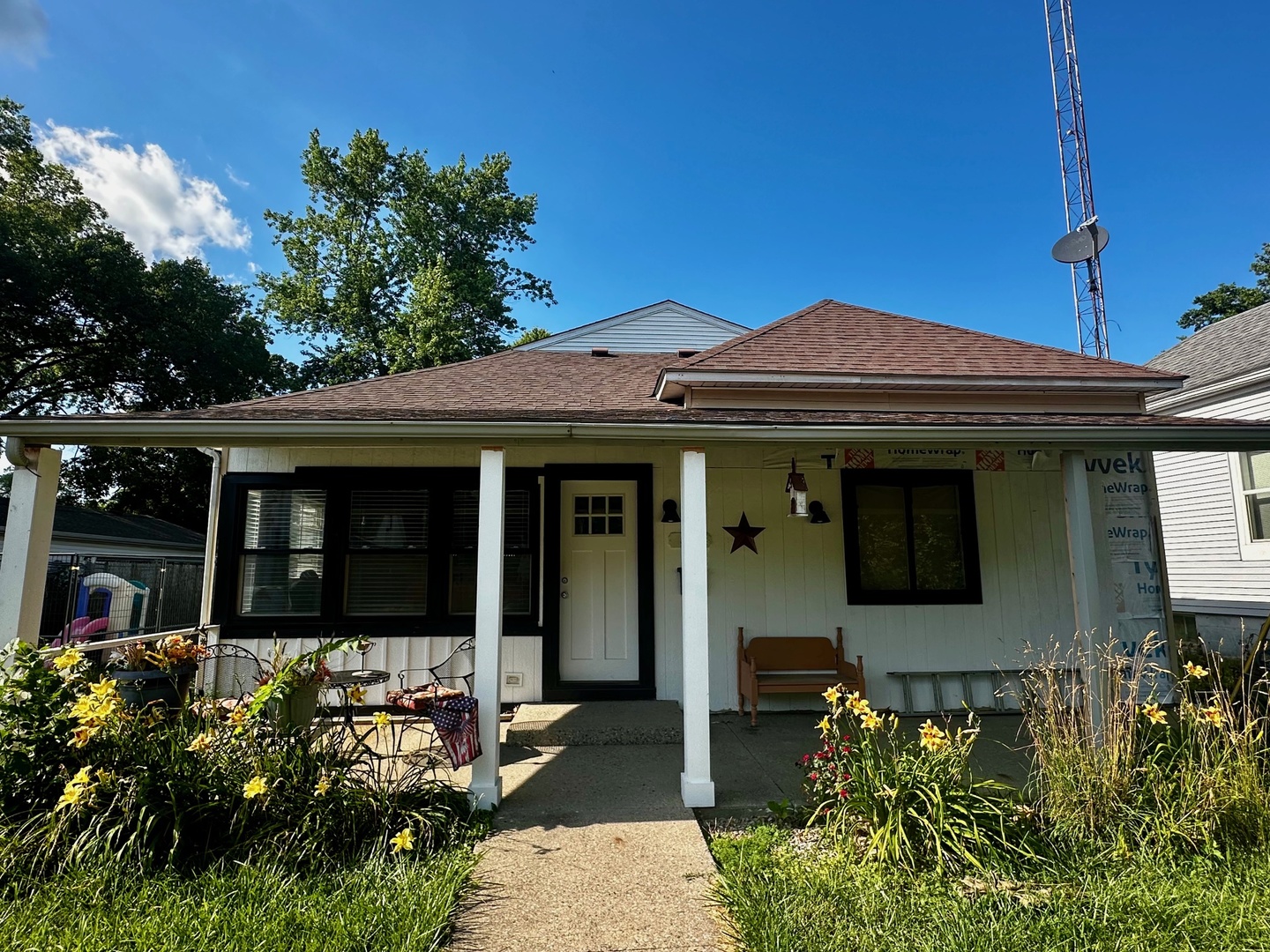 415 W Johnson Street, Clinton, IL 61727