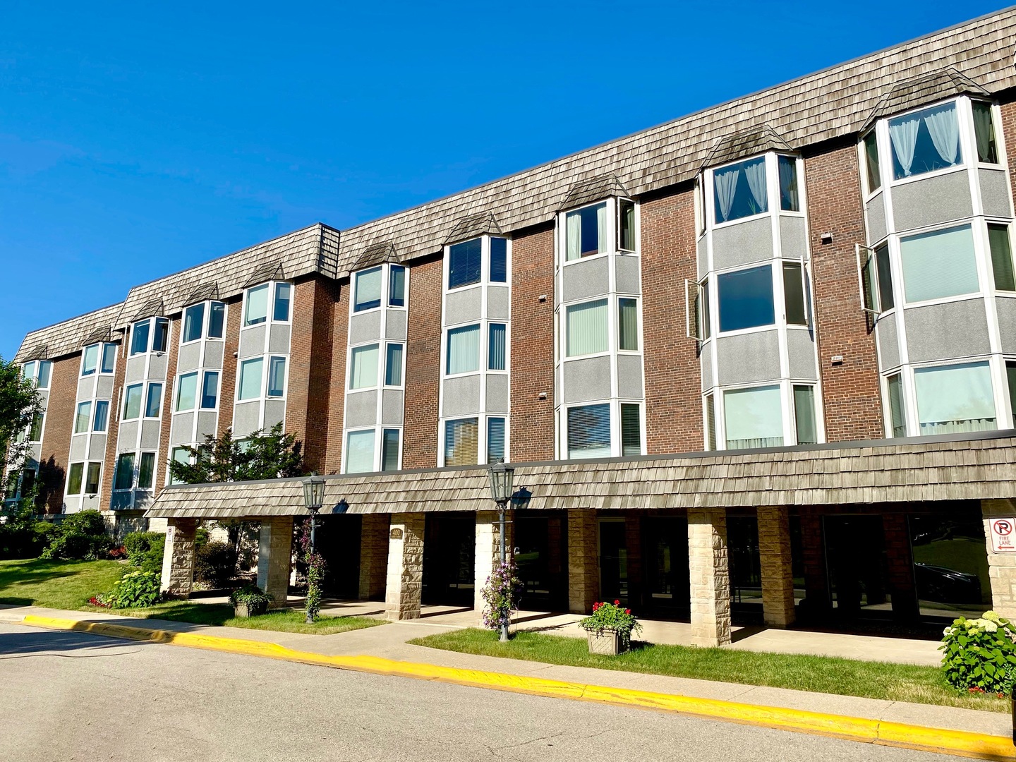 400 THAMES Parkway #2G, Park Ridge, IL 60068