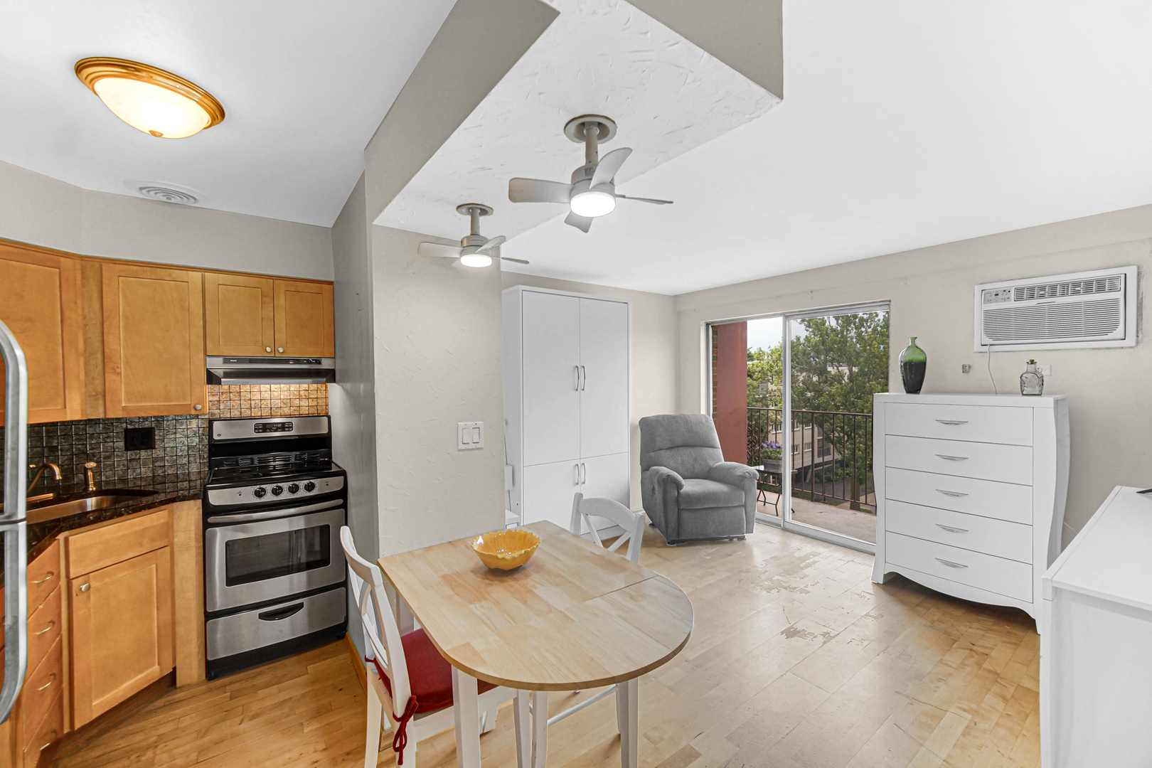 7830 W North Avenue #505, Elmwood Park, IL 60707