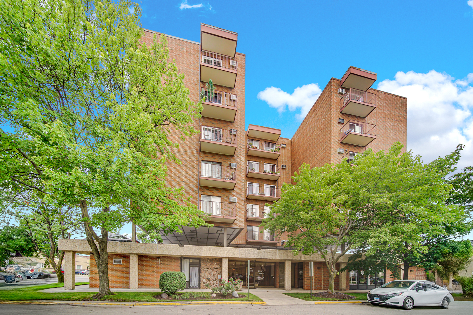 7830 W North Avenue #505, Elmwood Park, IL 60707