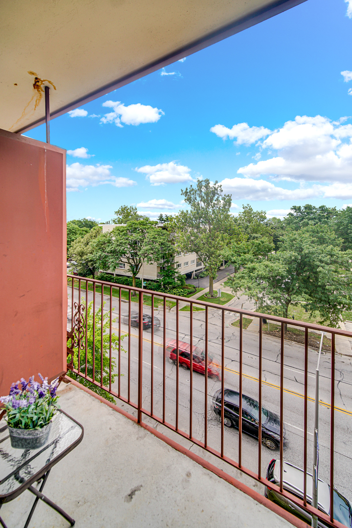 7830 W North Avenue #505, Elmwood Park, IL 60707