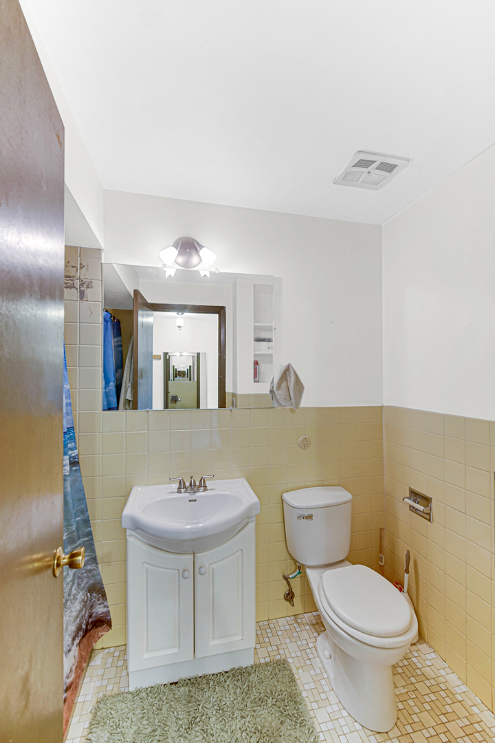 7830 W North Avenue #505, Elmwood Park, IL 60707