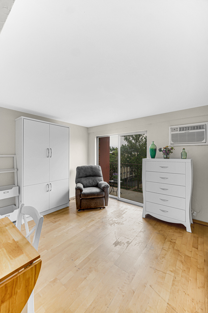 7830 W North Avenue #505, Elmwood Park, IL 60707