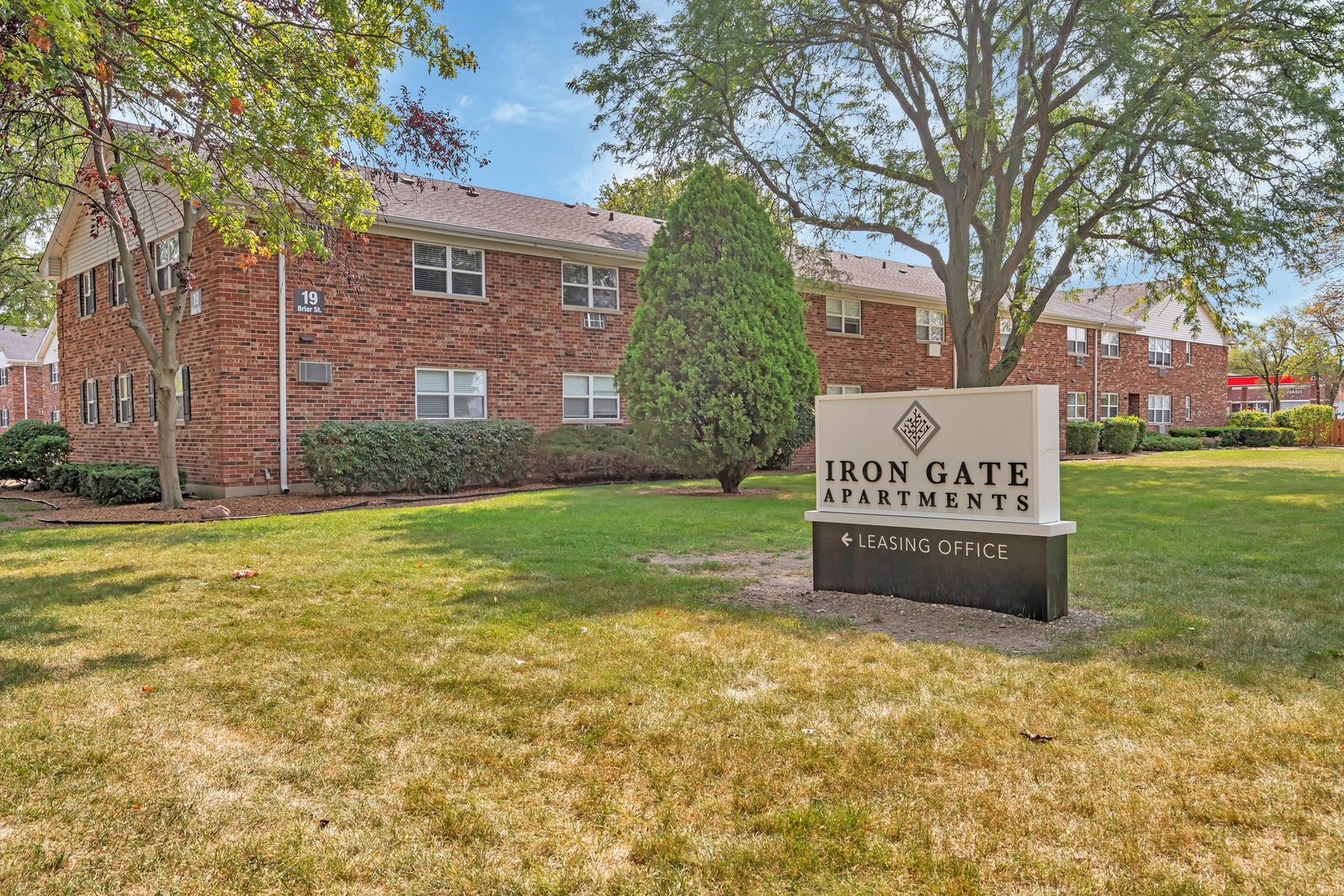 33 Briar Street #16, Glen Ellyn, IL 60137