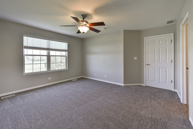 637 Springbrook Trail, Oswego, IL 60543