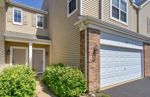 637 Springbrook Trail, Oswego, IL 60543