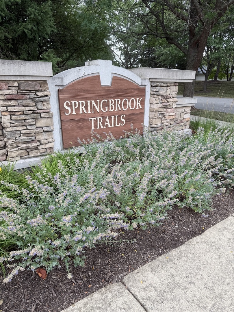 637 Springbrook Trail, Oswego, IL 60543