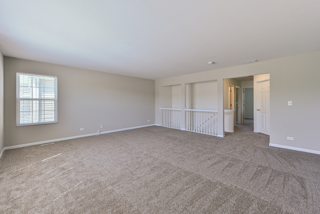 637 Springbrook Trail, Oswego, IL 60543