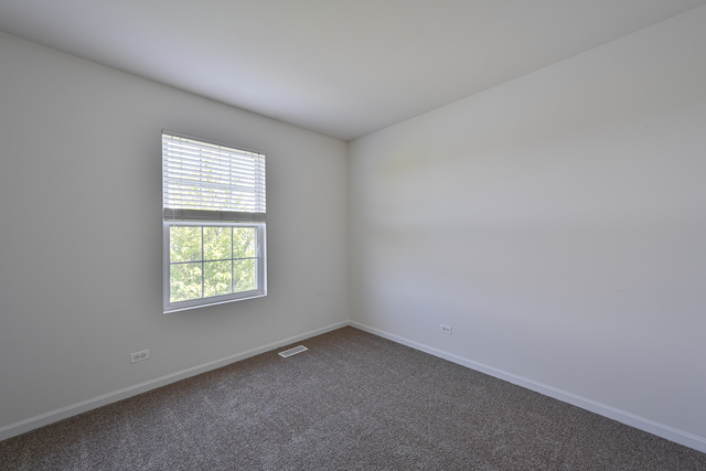 637 Springbrook Trail, Oswego, IL 60543