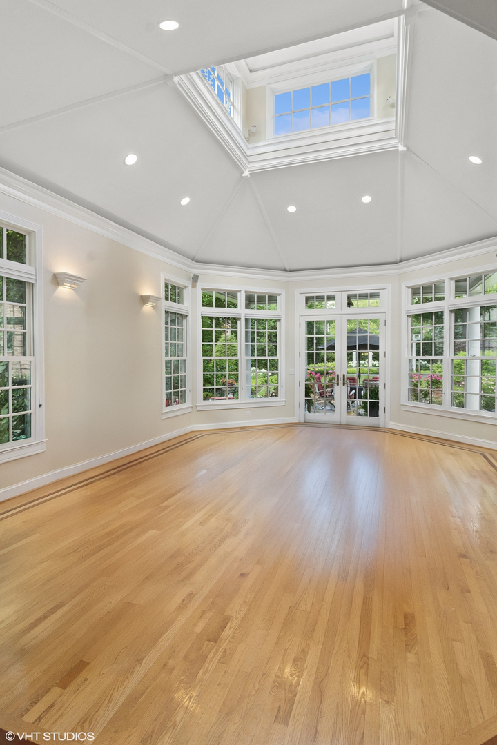 500 E Mayfair Road, Arlington Heights, IL 60005
