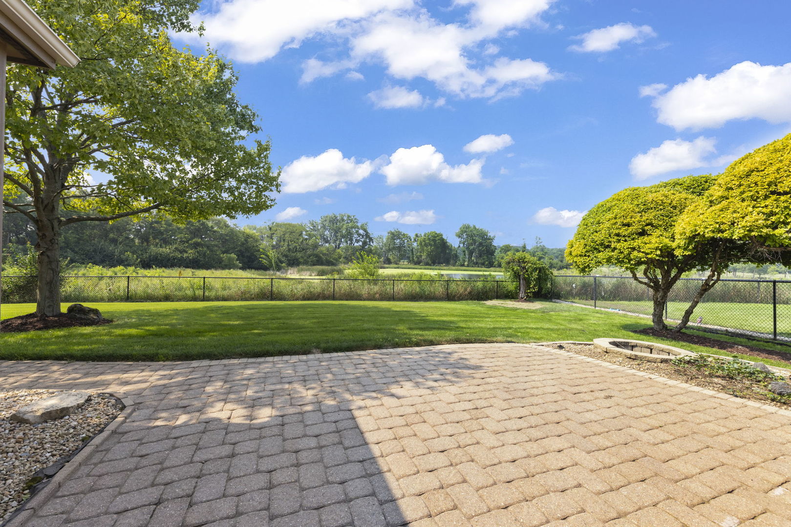 527 Springwood Lane, Bolingbrook, IL 60440