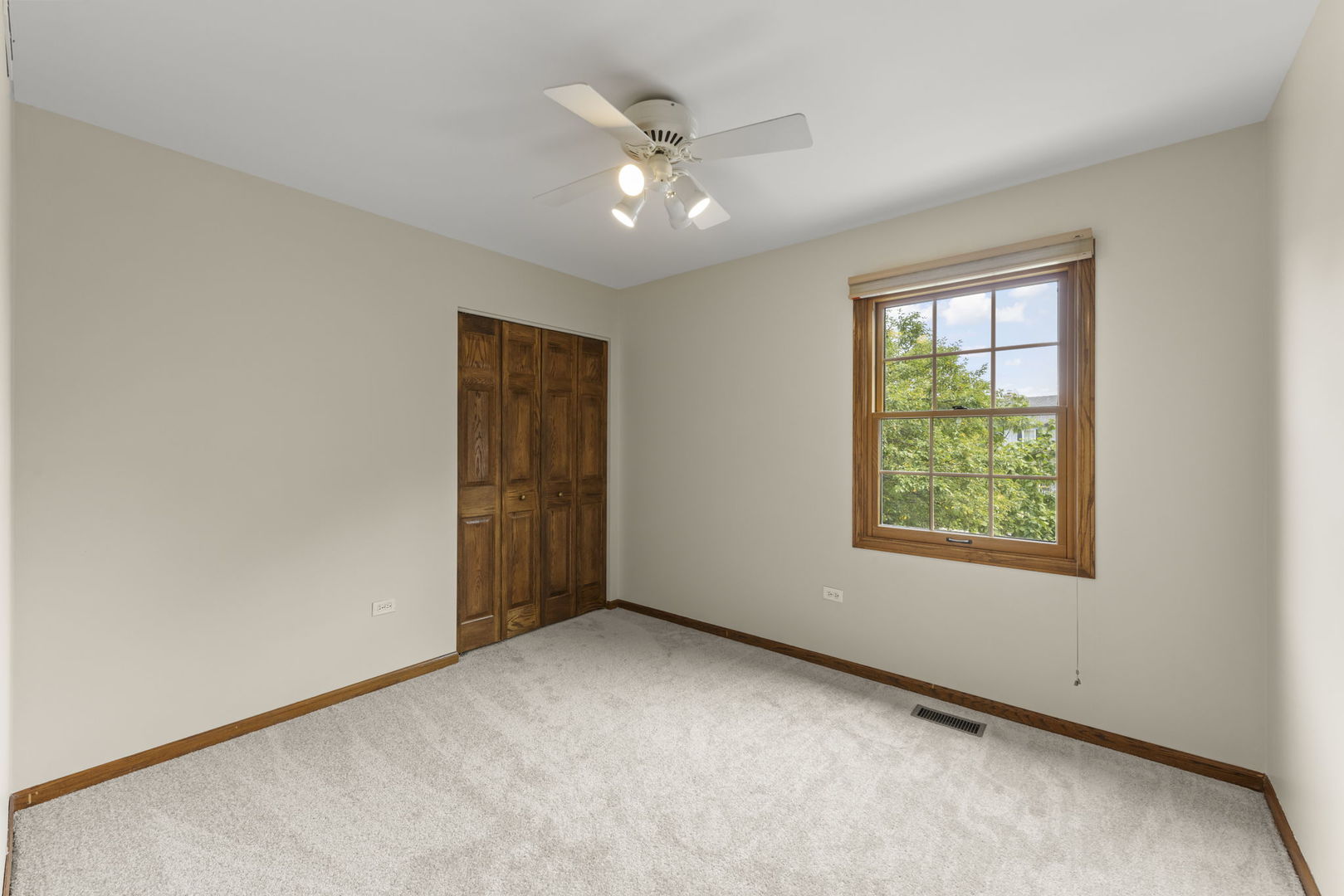 527 Springwood Lane, Bolingbrook, IL 60440