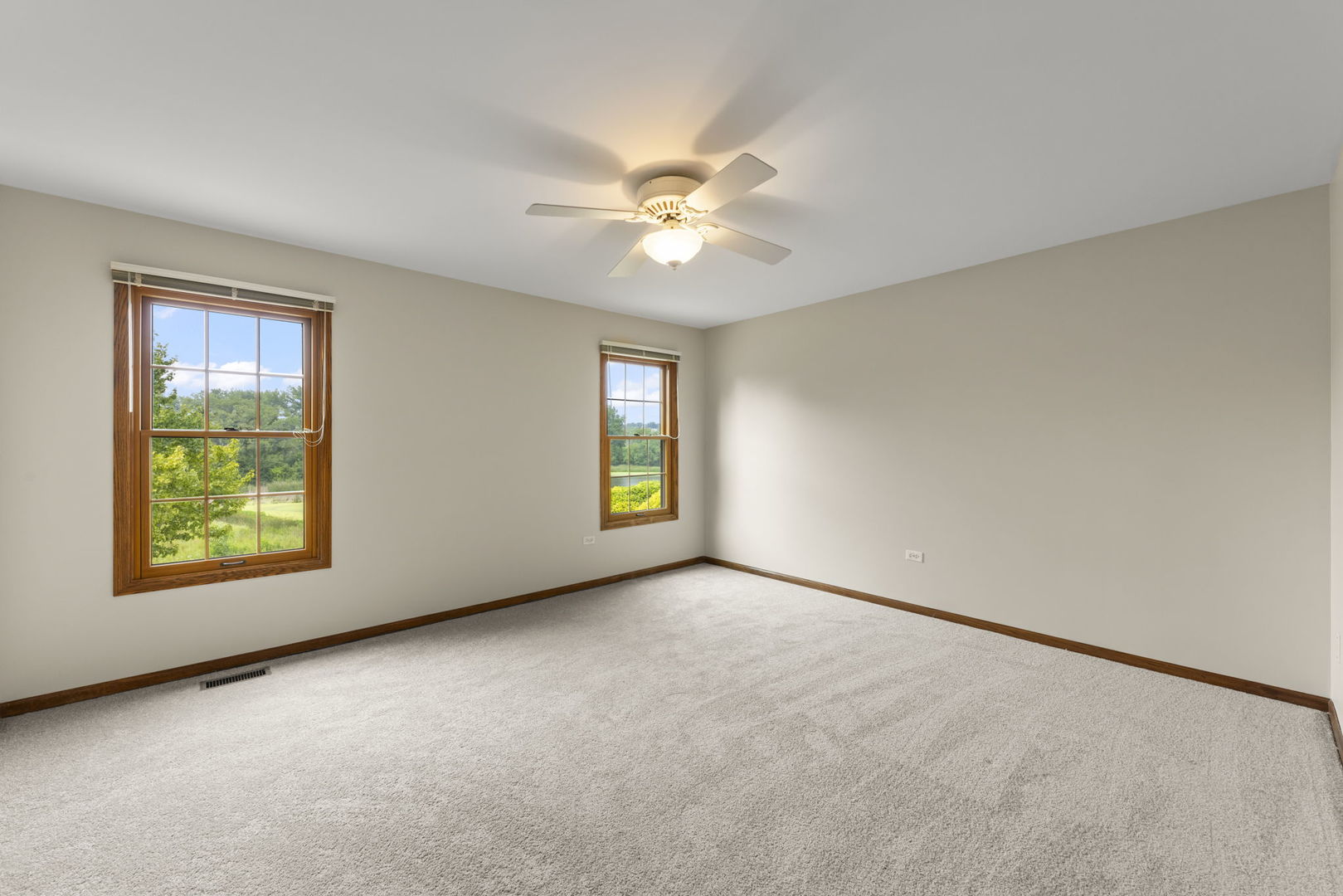 527 Springwood Lane, Bolingbrook, IL 60440