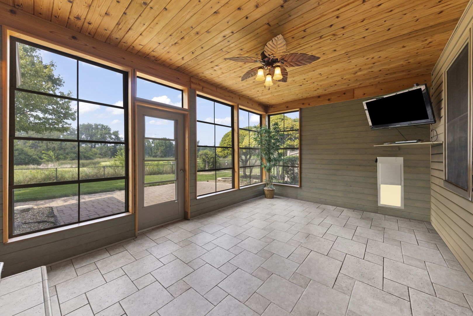 527 Springwood Lane, Bolingbrook, IL 60440