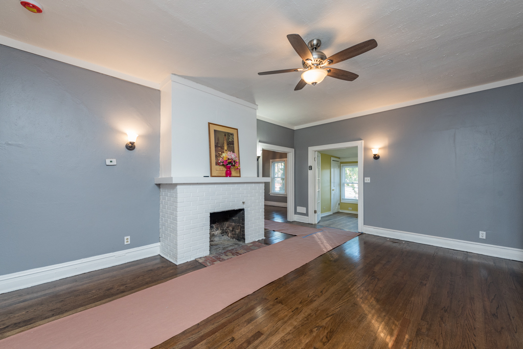 964 N Lewis Avenue, Waukegan, IL 60085