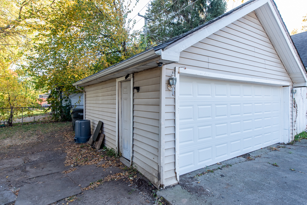 964 N Lewis Avenue, Waukegan, IL 60085