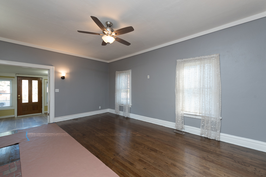 964 N Lewis Avenue, Waukegan, IL 60085
