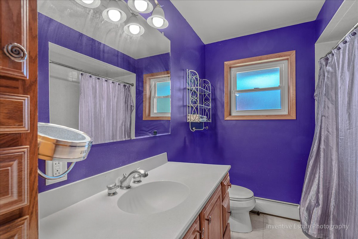 16 W Hiawatha Trail, Mount Prospect, IL 60056
